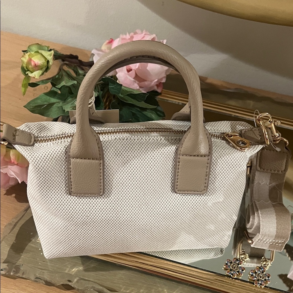 Universal Thread Handbag💄💋 - Picture 3 of 8